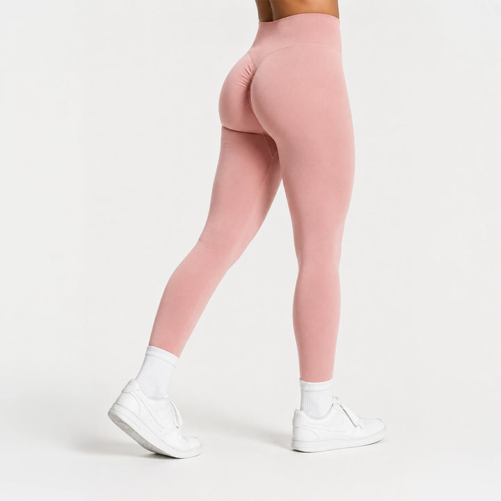 Sculpts your middle, subtle shape behind